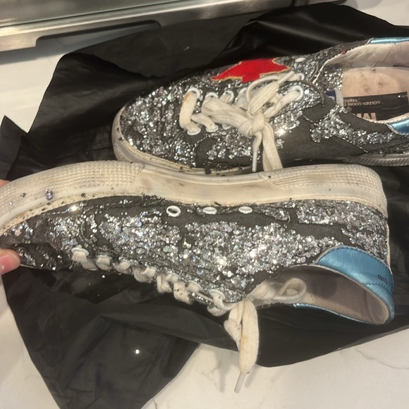 Glitter Golden Goose - Picture 3 of 5